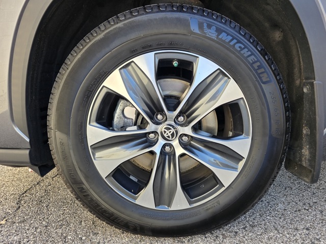 2021 Toyota Highlander Hybrid XLE photo 22
