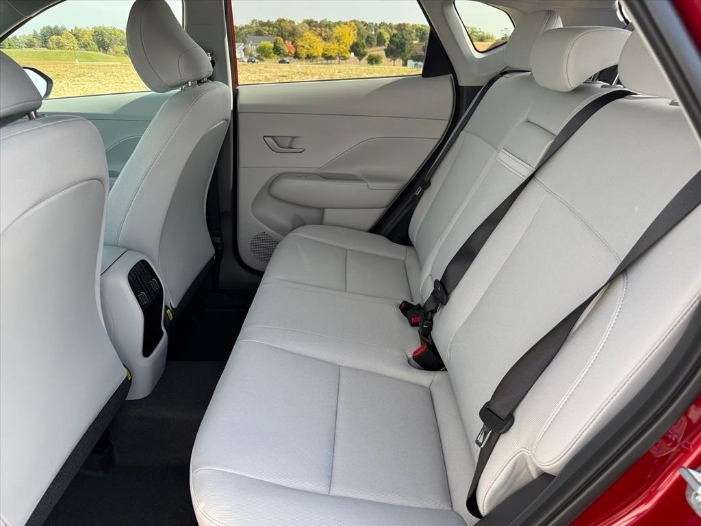 2026 Hyundai Kona SEL photo 4