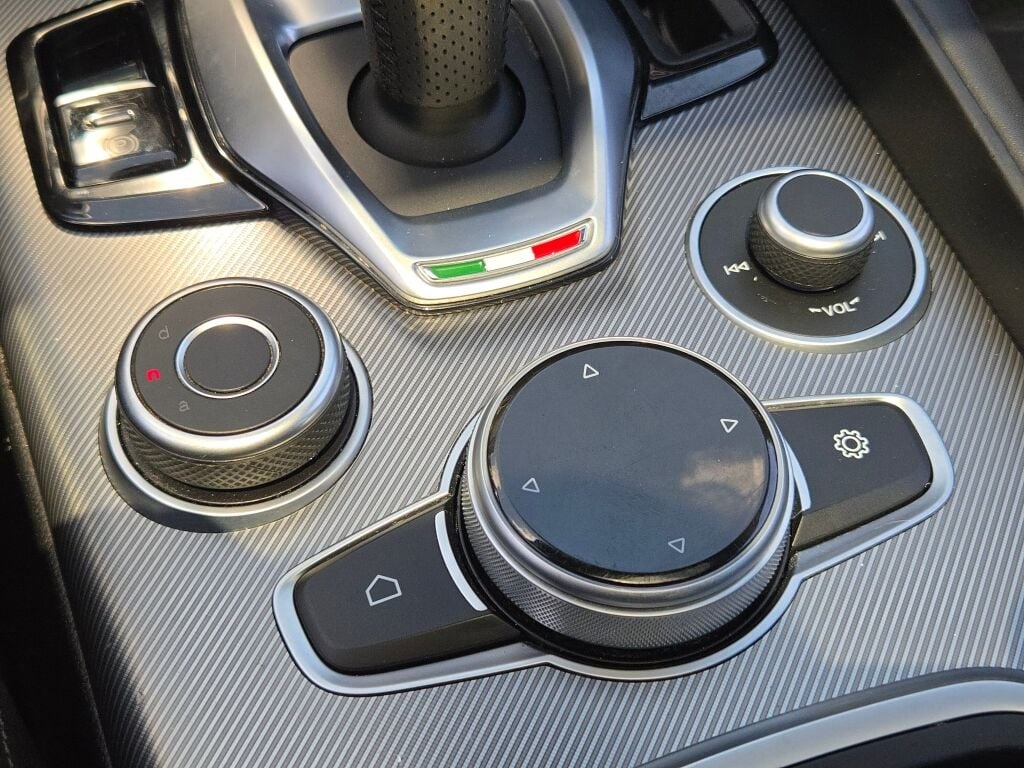 2023 Alfa Romeo Giulia Ti photo 26