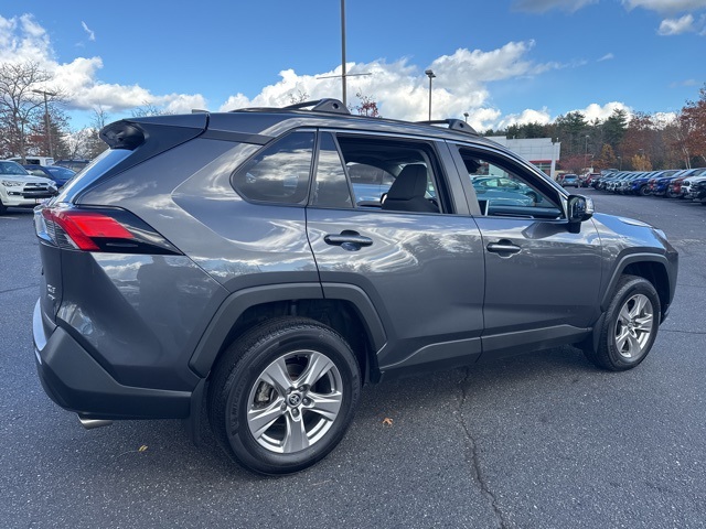 2023 Toyota RAV4 XLE photo 2