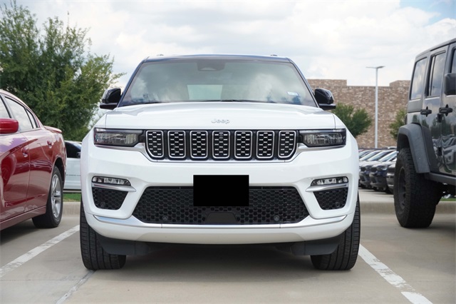 2025 Jeep Grand Cherokee Summit photo 2