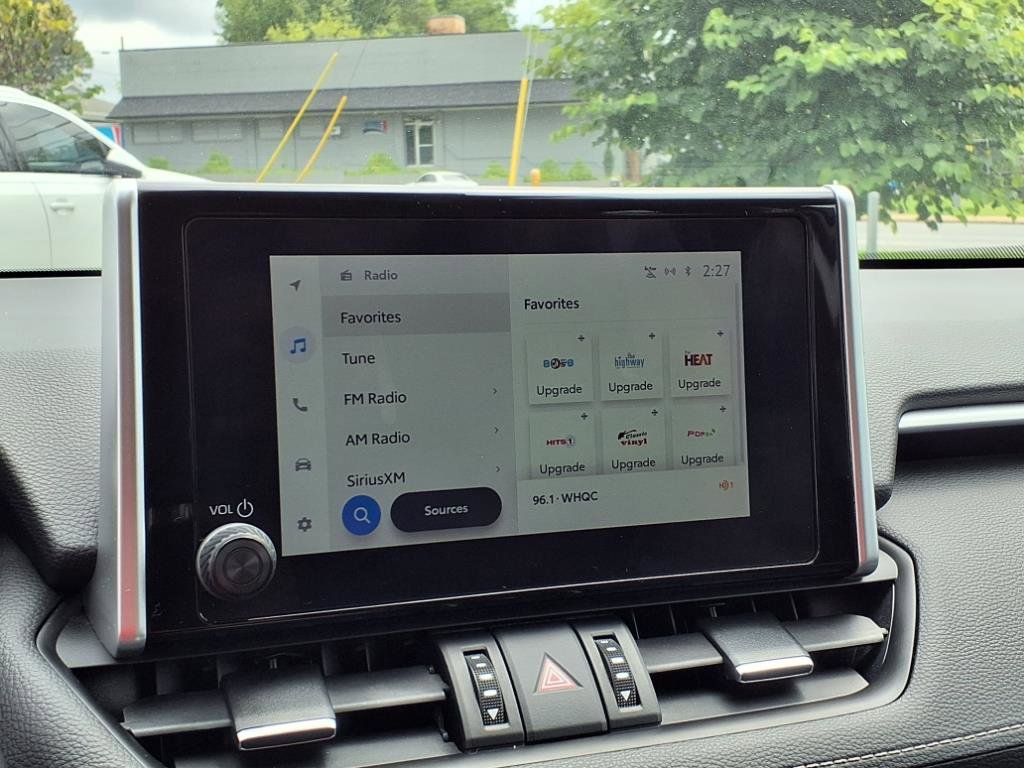 2023 Toyota RAV4 XLE Premium photo 3