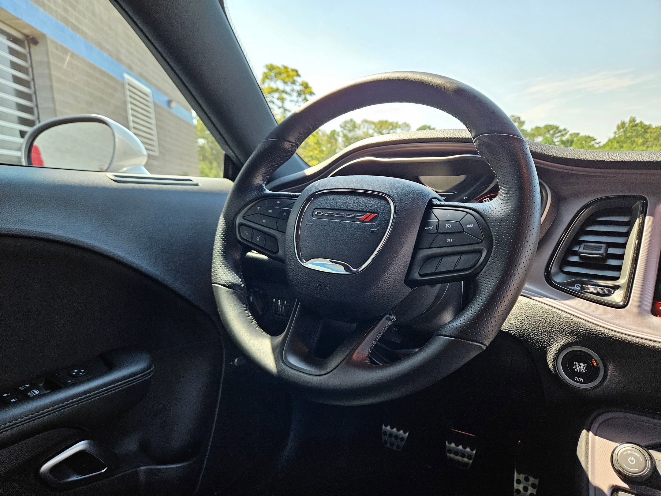 2023 Dodge Challenger R/T photo 9