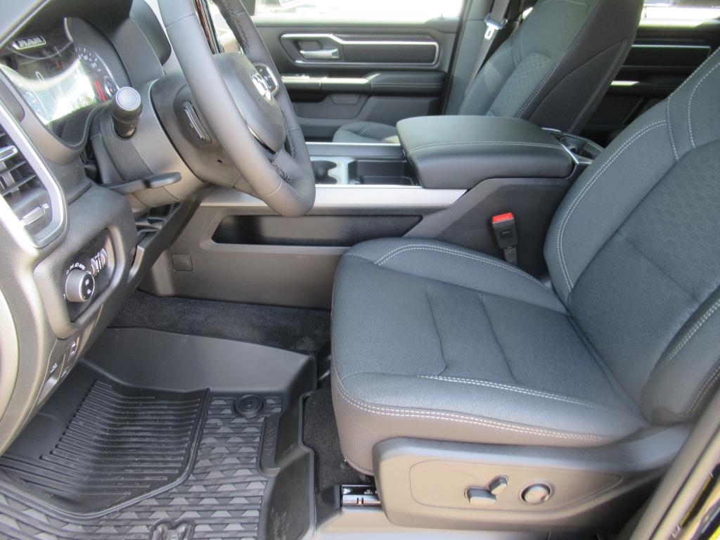 2025 Ram 1500 Big Horn Lone Star photo 17