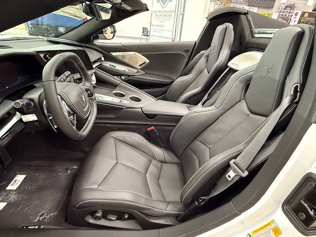 2026 Chevrolet Corvette Stingray 2LT photo 13