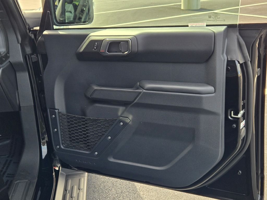 2025 Ford Bronco Outer Banks photo 4