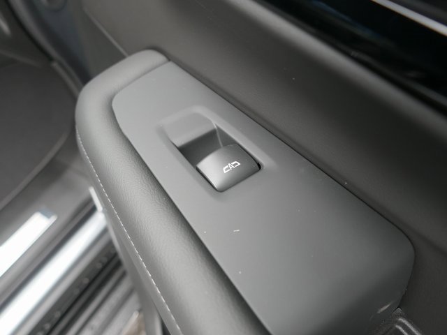 2026 Chevrolet Suburban LT photo 21