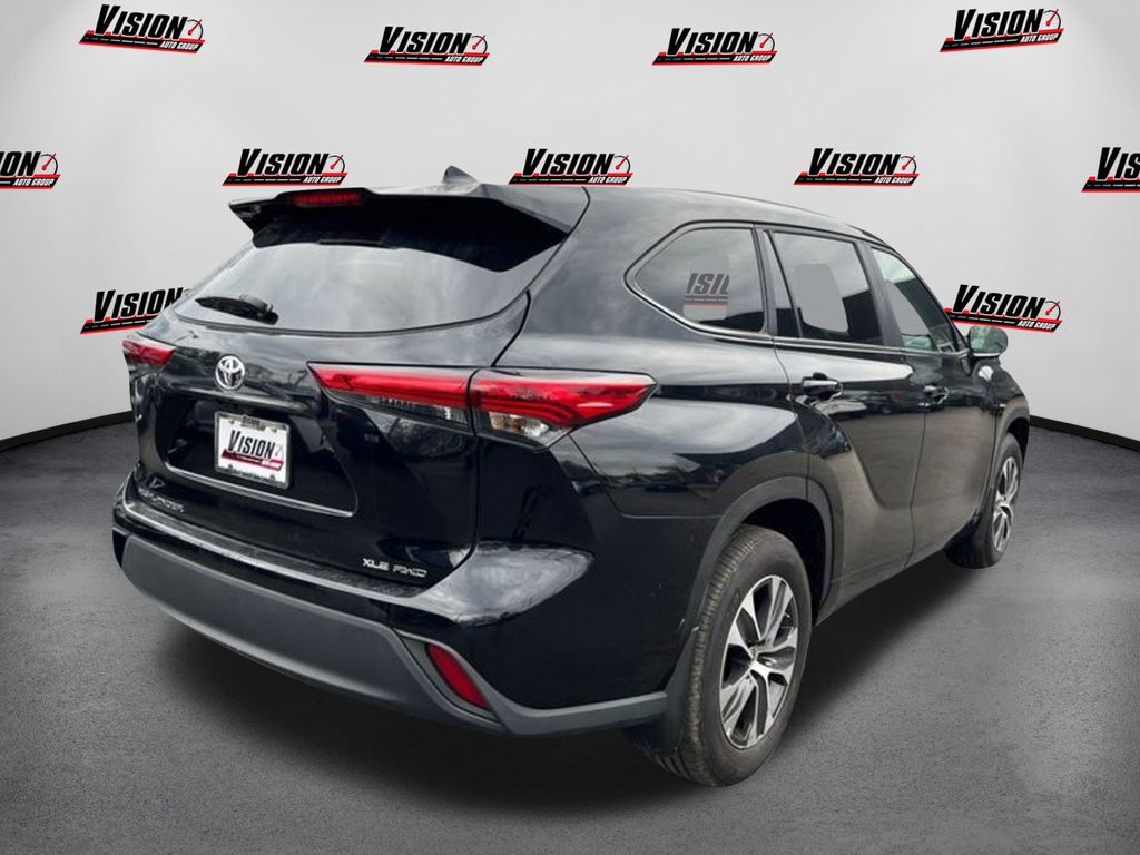 2023 Toyota Highlander XLE photo 5