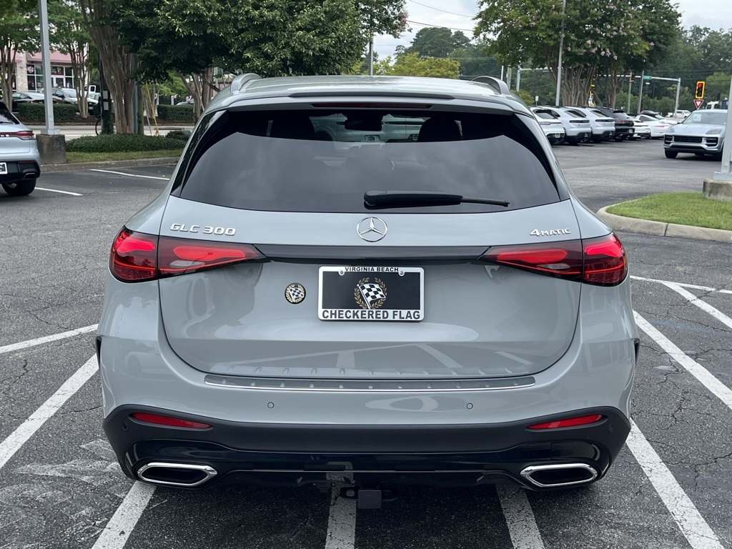 2025 Mercedes Benz GLC 300 4MATIC photo 4