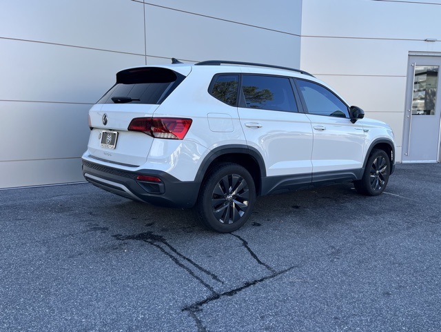 2022 Volkswagen Taos S photo 17