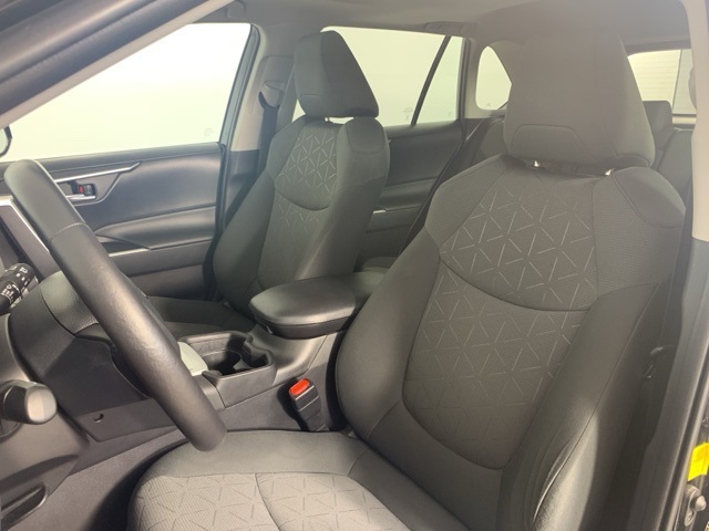 2021 Toyota RAV4 XLE photo 12