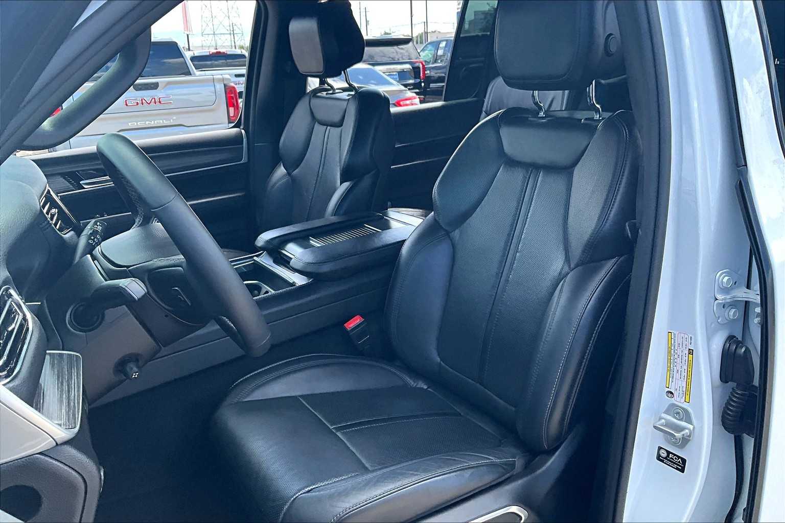 2023 Jeep Wagoneer Series III photo 7