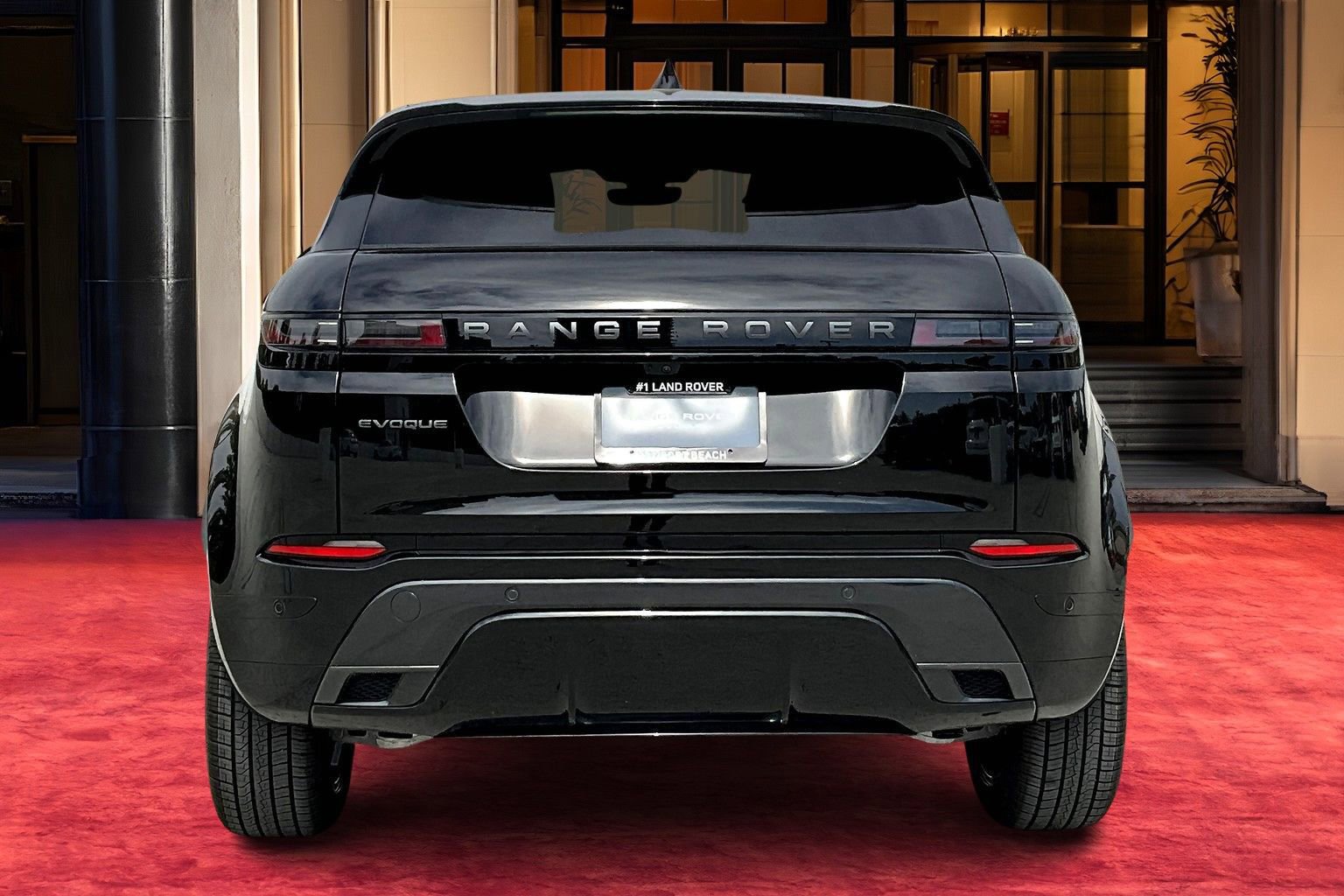 2026 Land Rover Range Rover Evoque Dynamic SE photo 2