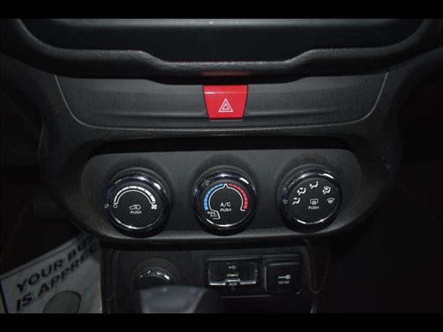 2017 Jeep Renegade Sport photo 12