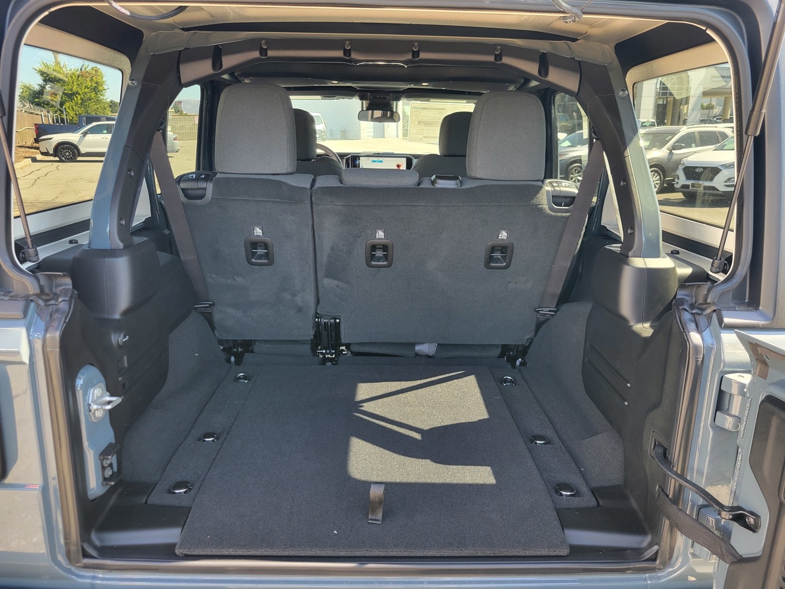 2025 Jeep Wrangler Willys photo 25