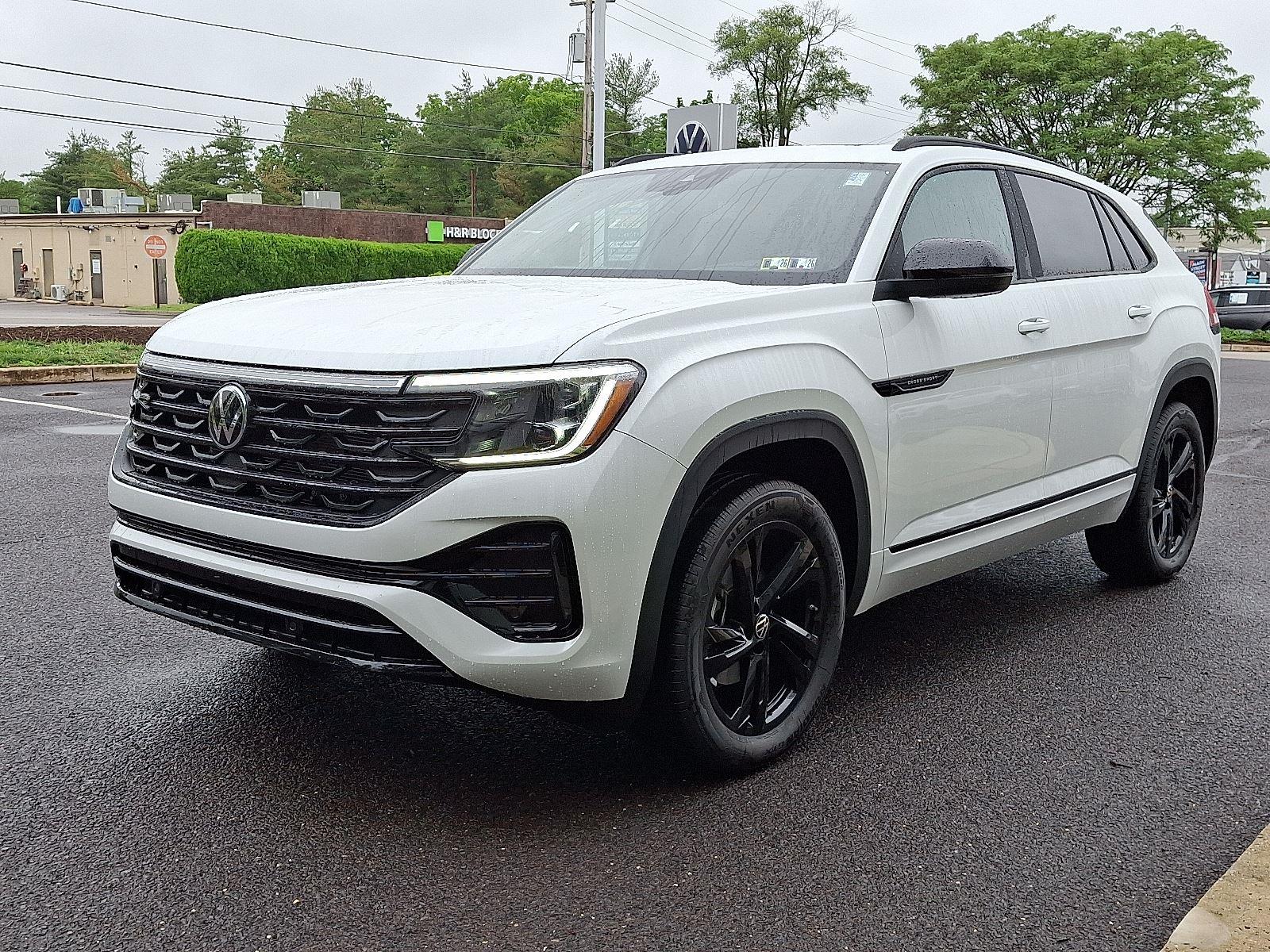 2025 Volkswagen Atlas Cross Sport SEL R-Line photo 3
