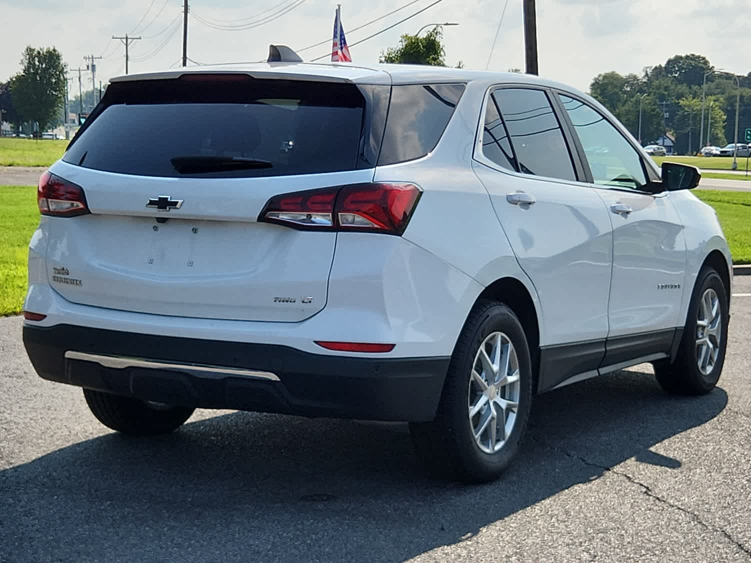 2022 Chevrolet Equinox LT photo 3