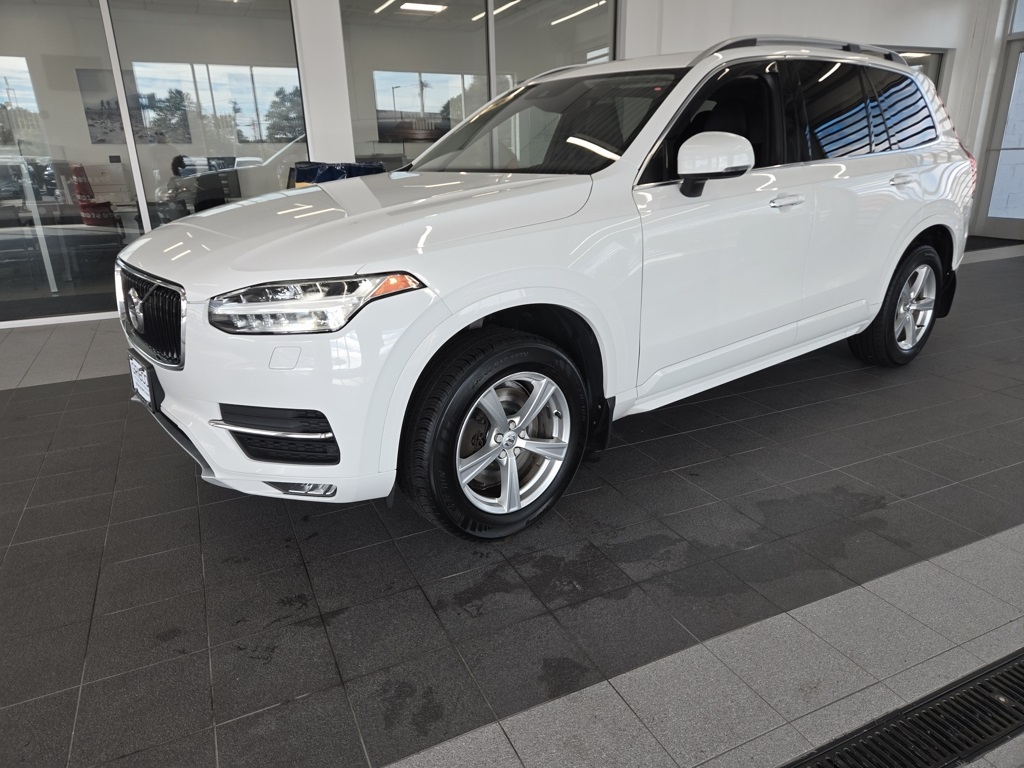 2016 Volvo XC90 T5 Momentum photo 2