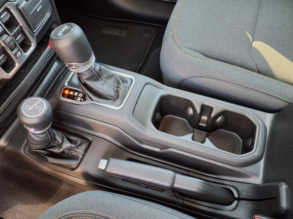 2025 Jeep Wrangler Sport S photo 13