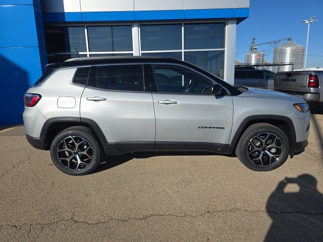 2026 Jeep Compass Limited photo 3