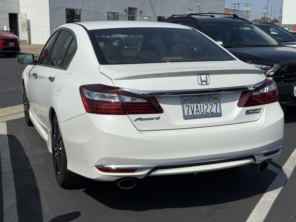 2017 Honda Accord Sport photo 3