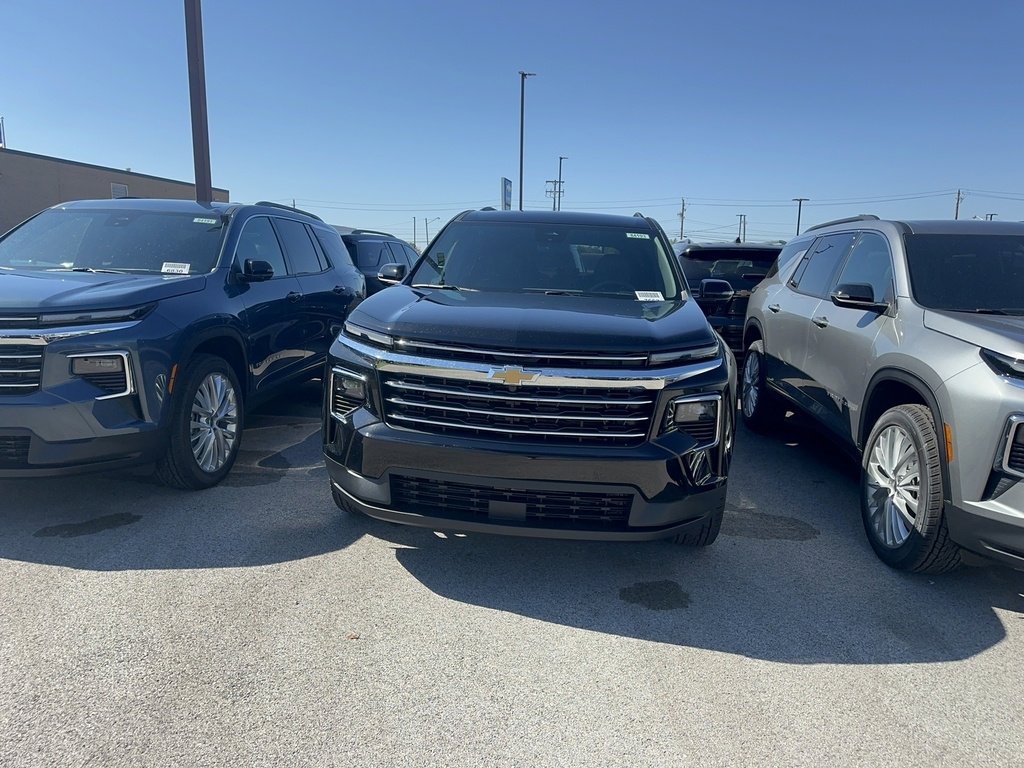 2026 Chevrolet Traverse photo 2