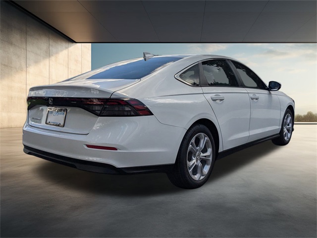 2025 Honda Accord LX photo 4