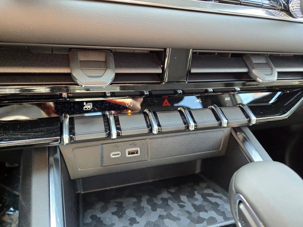 2025 Gmc Canyon Elevation photo 21