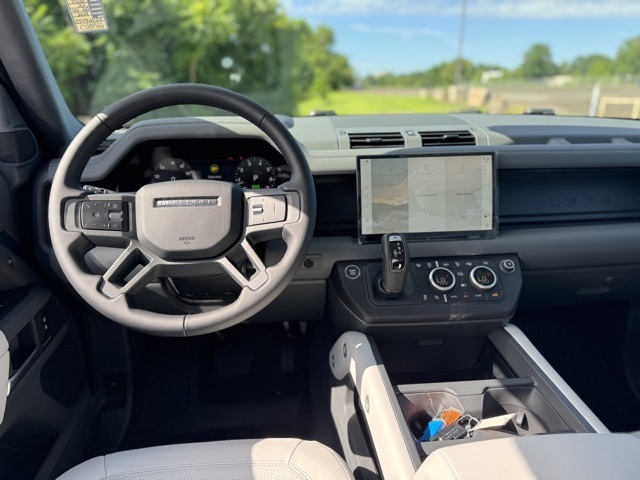 2025 Land Rover Defender 110 S photo 12