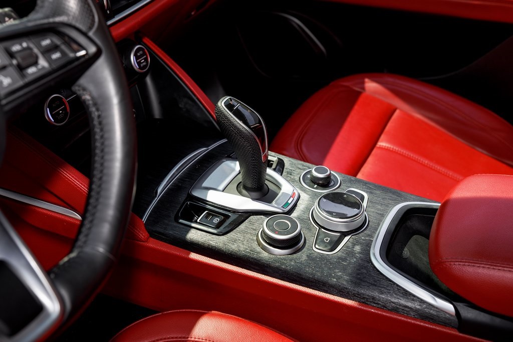 2021 Alfa Romeo Stelvio Sport Base photo 13