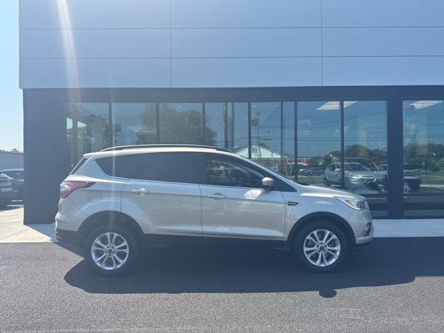2018 Ford Escape SE photo 2