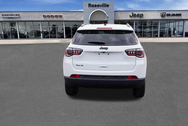 2025 Jeep Compass Latitude photo 4