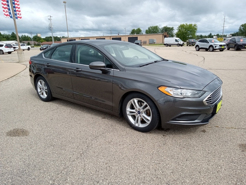 2018 Ford Fusion SE photo 3
