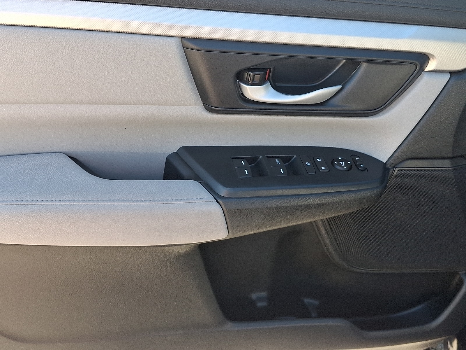 2017 Honda CR-V LX photo 12