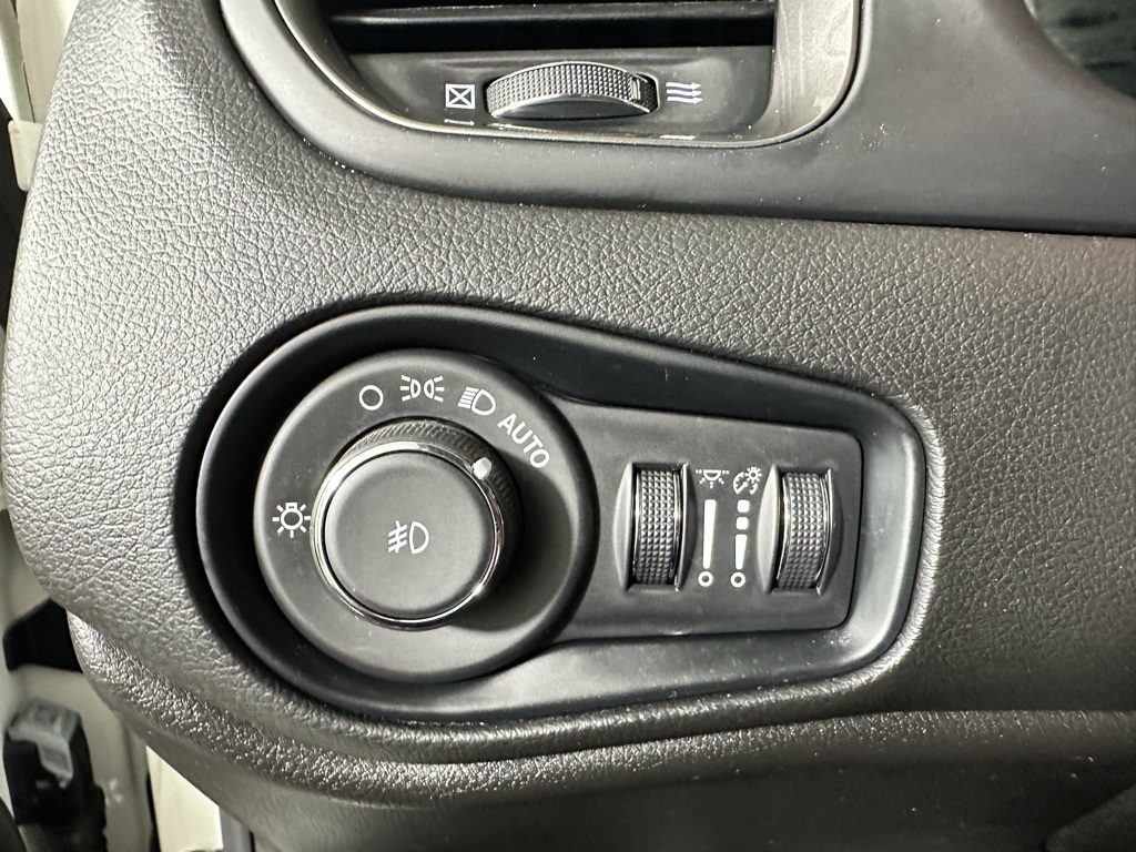2022 Jeep Renegade Latitude photo 11