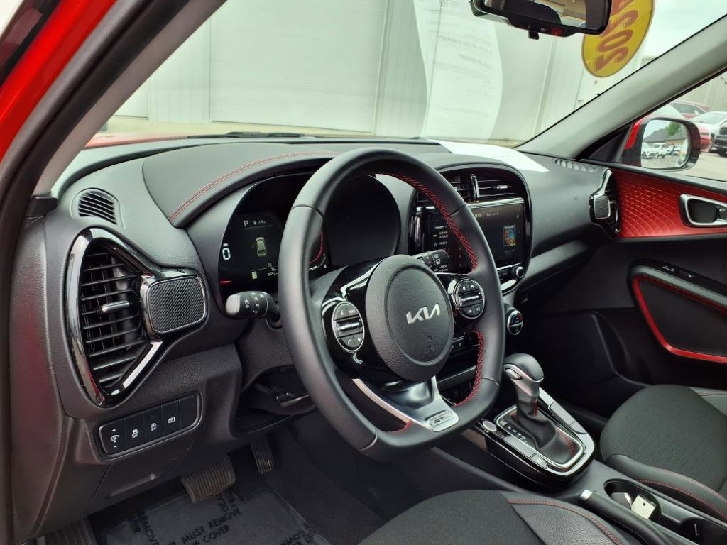 2024 Kia Soul GT-Line photo 16