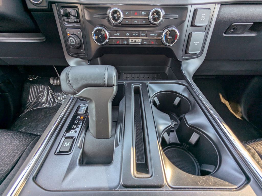 2025 Ford F-150 XLT photo 18