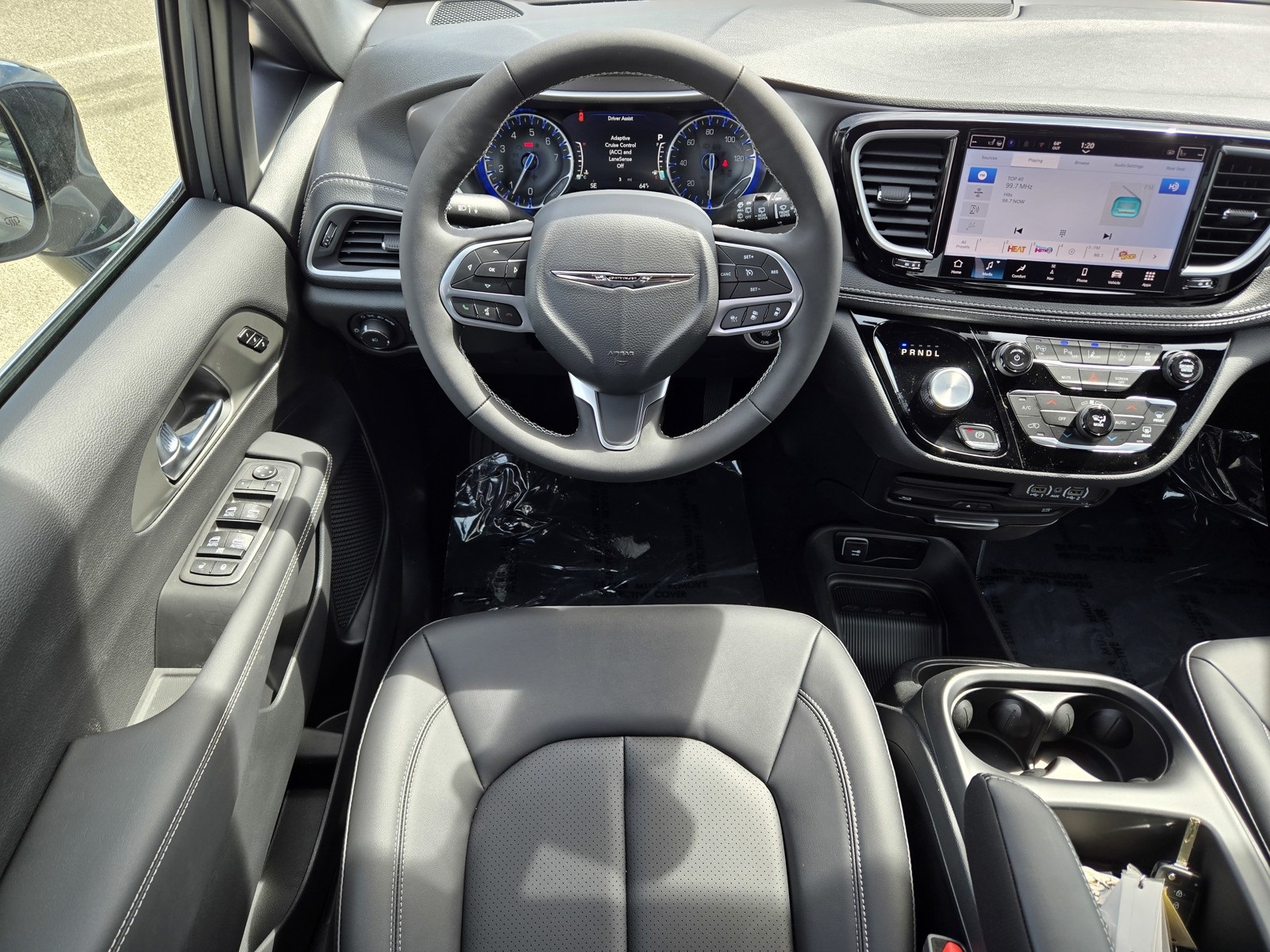 2025 Chrysler Pacifica photo 8