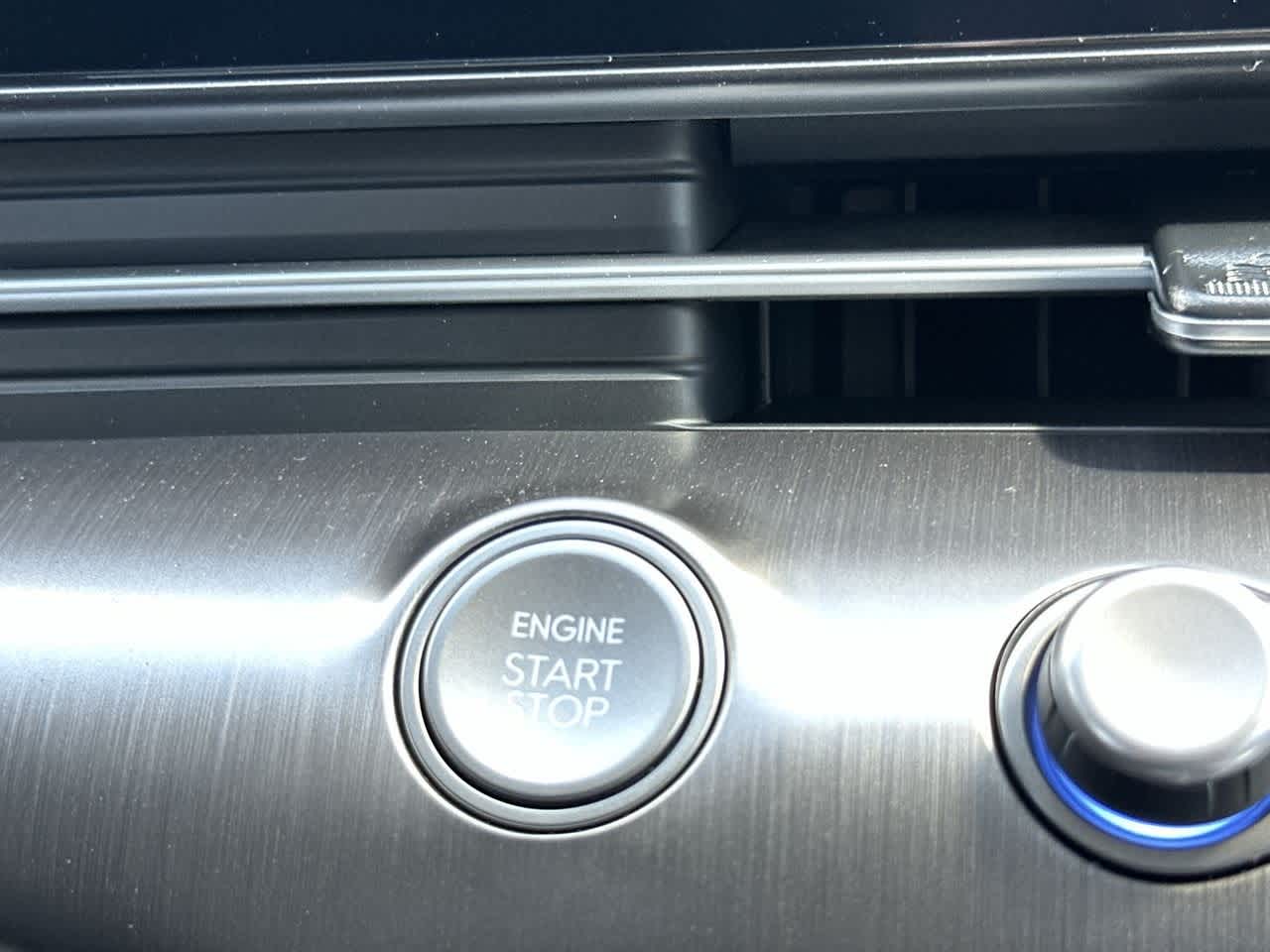 2026 Hyundai Kona SEL photo 16