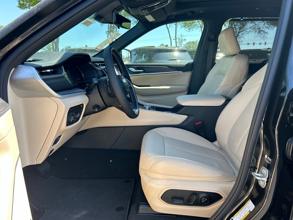 2024 Jeep Cherokee 4xe Sport photo 4