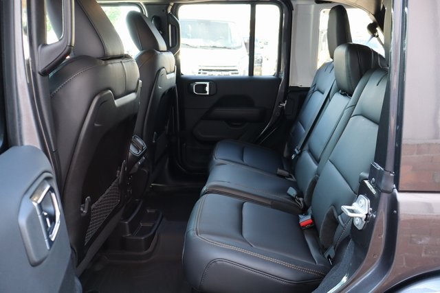 2025 Jeep Wrangler Sahara photo 39