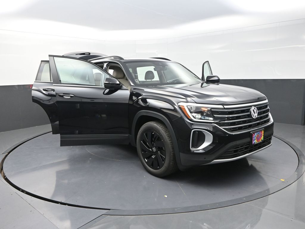 2025 Volkswagen Atlas SE Technology photo 25