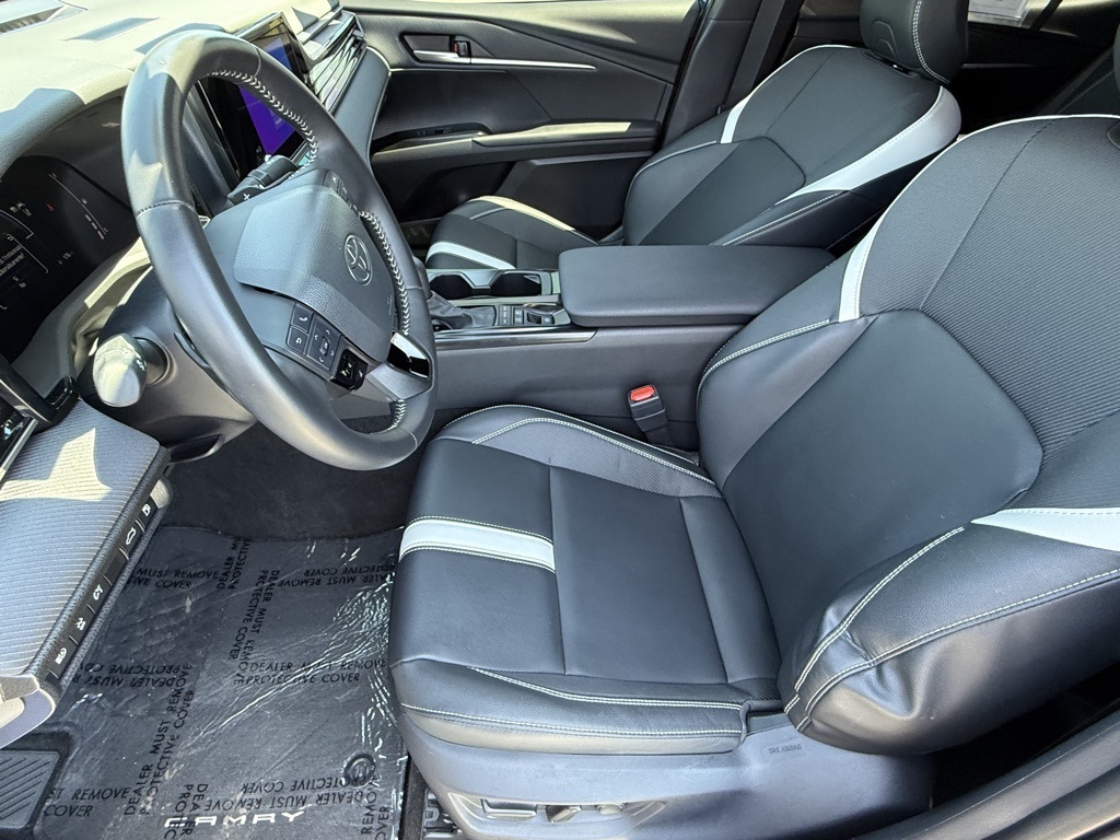 2025 Toyota Camry SE photo 18