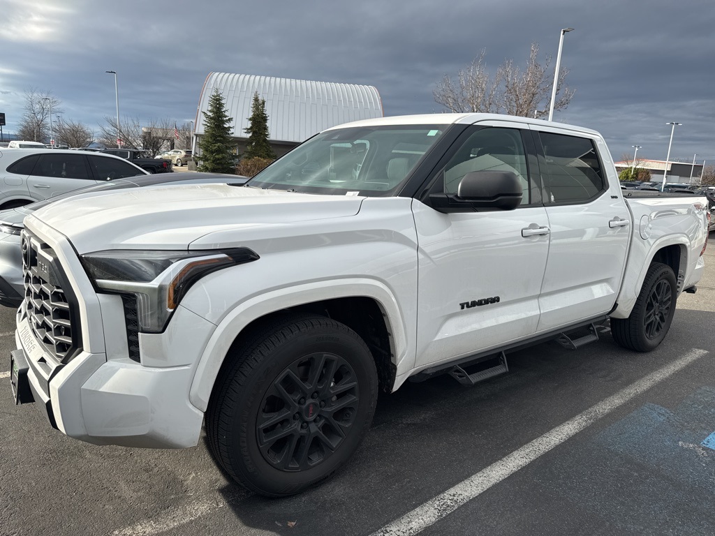 2023 Toyota Tundra SR5's photo