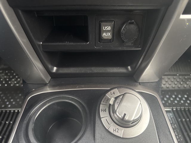 2017 Toyota 4Runner SR5 photo 30