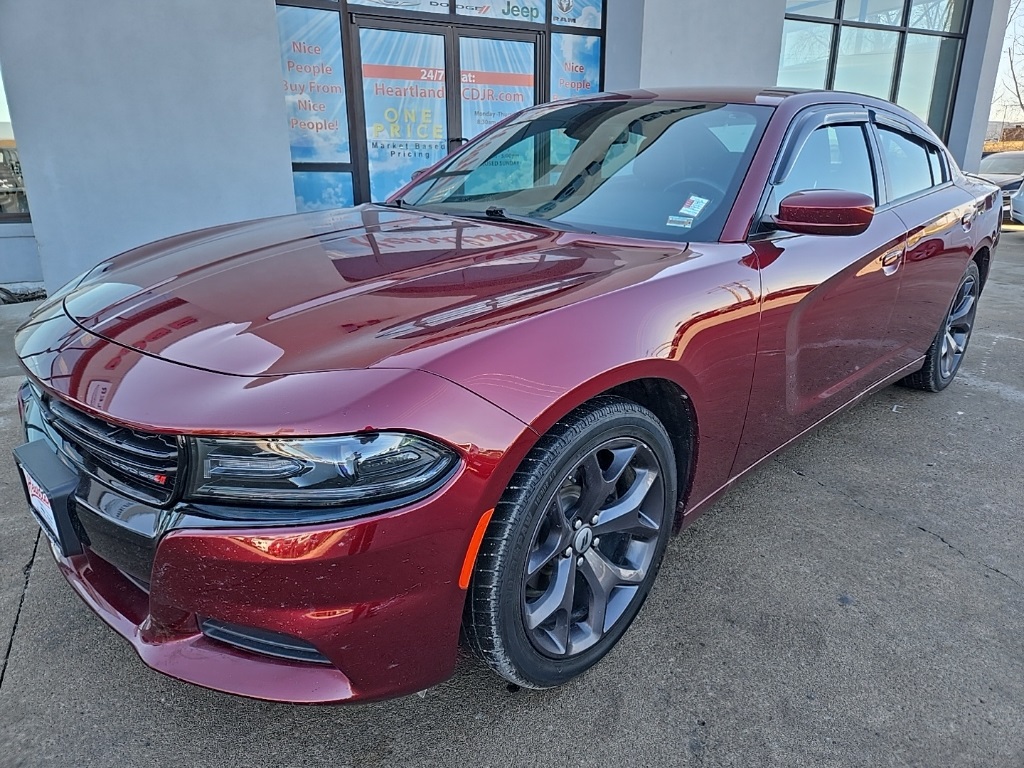 Used 2017 Dodge Charger SXT with VIN 2C3CDXHG0HH617440 for sale in Kansas City