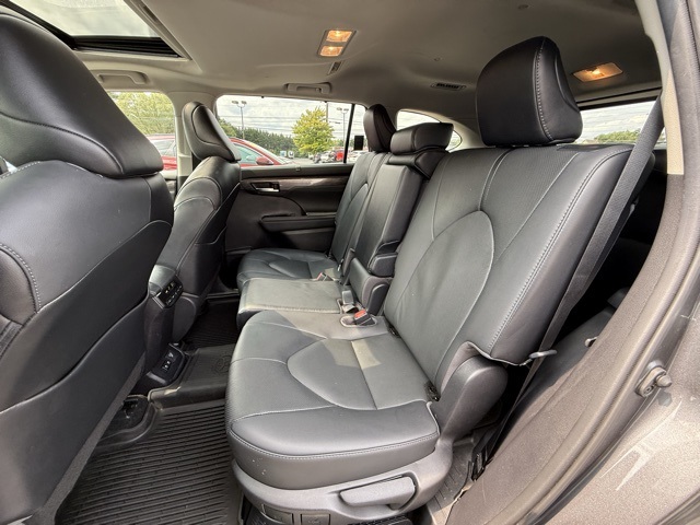 2021 Toyota Highlander Hybrid Limited photo 15