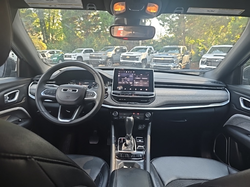 2024 Jeep Compass Latitude photo 18