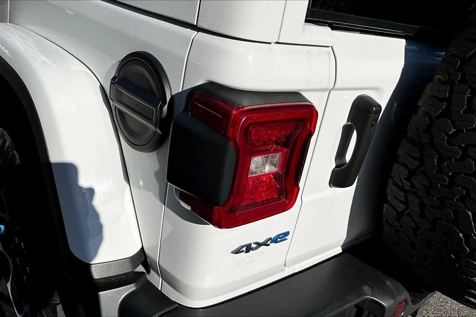 2022 Jeep Wrangler 4xe Unlimited Rubicon photo 25