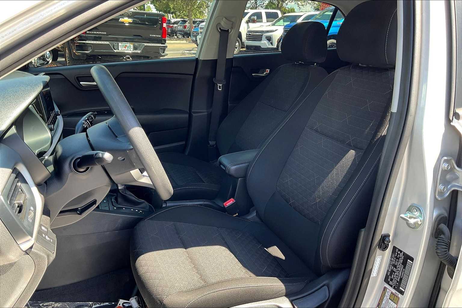 2023 Kia Rio S photo 23